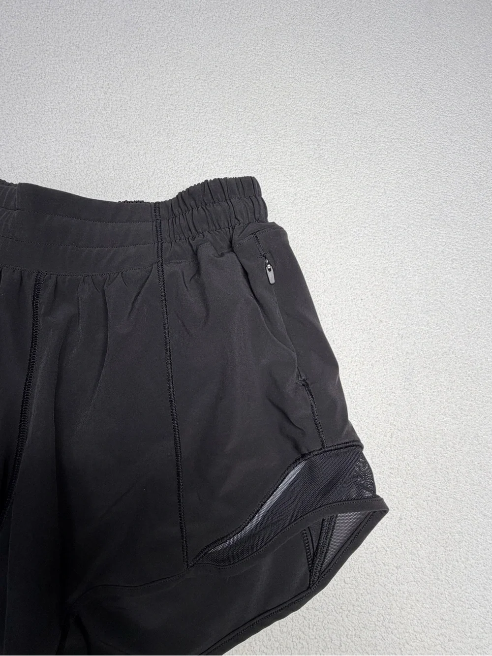 Lululemon Hotty Hot Short II *Long 4"
•Black🖤 - Picture 7 of 15
